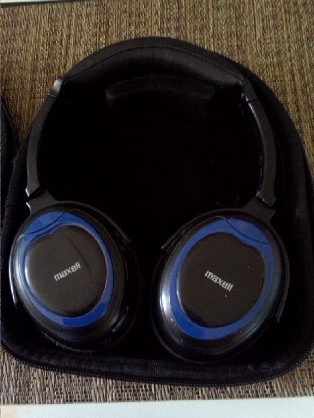 Maxell Nc-v Noise Cancelling Over-Ear Headphones